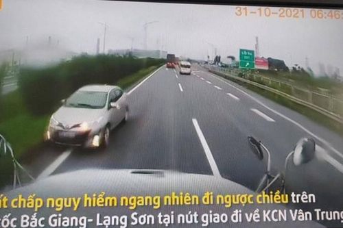Bắc Giang: Kết đắng cho nữ tài xế đi ngược chiều trên cao tốc
