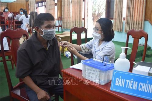 Đắk Nông nỗ lực bao phủ vaccine mũi 1 cho người trên 18 tuổi