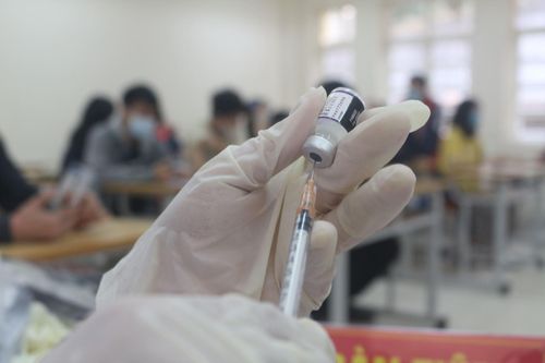 Cả nước thêm 5.613 ca F0, các địa phương nhanh chóng tiêm vaccine cho đối tượng từ 12 đến dưới 18 tuổi