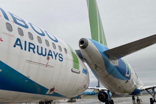 2 chiếc máy bay vừa va chạm tại sân bay Nội Bài