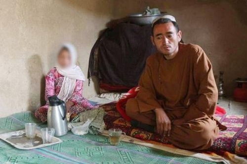 Afghanistan: Cha dứt ruột bán con gái để cứu cuộc sống gia đình