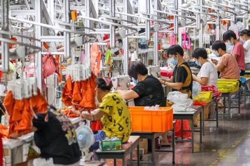 Kinh tế Trung Quốc xuất hiện dấu hiệu đáng lo: Tăng trưởng đuối, lạm phát leo thang