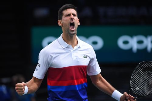 Djokovic thắng nhọc nhằn trận tái xuất