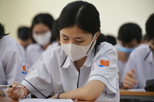 Hàng nghìn học sinh ở nhiều tỉnh dừng đến trường vì dịch bùng phát
