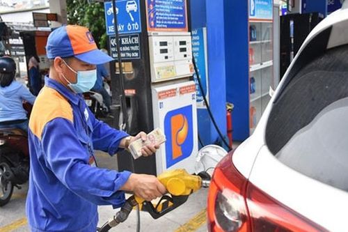 Nặng gánh thuế phí, giá xăng khó giảm, doanh nghiệp tiếp tục ''oằn vai''