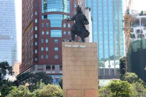 TP Hồ Chí Minh: Lấy ý kiến người dân việc đặt lư hương tại tượng Trần Hưng Đạo