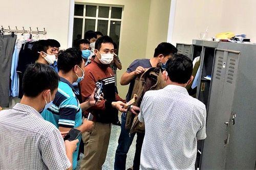Đắk Nông bắt 2 cán bộ lạm dụng chức vụ, quyền hạn chiếm đoạt tài sản