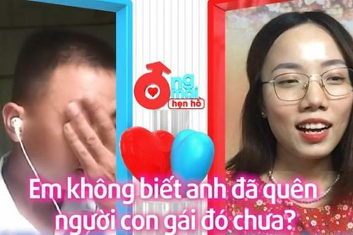 Đi hẹn hò, anh chàng rớt nước mắt khi nhắc về mối tình đầu
