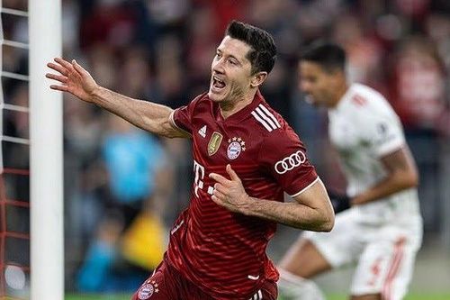 Bayern Munich vs Benfica: Lewandowski lập hat-trick đưa Bayern vượt qua vòng bảng