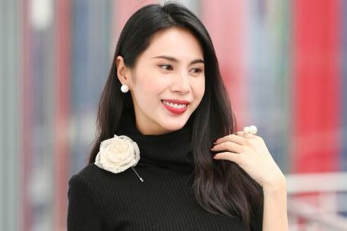 Ca sĩ Thủy Tiên chia sẻ khoảnh khắc bên gia đình sau ồn ào từ thiện