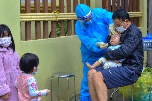 Hà Nội: Lấy mẫu xét nghiệm cho 13.000 người tại ổ dịch thuộc huyện Mê Linh