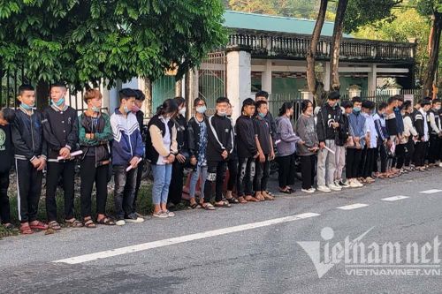 Chặn bắt nhóm 'quái xế' lạng lách gây khiếp sợ ở Vĩnh Phúc