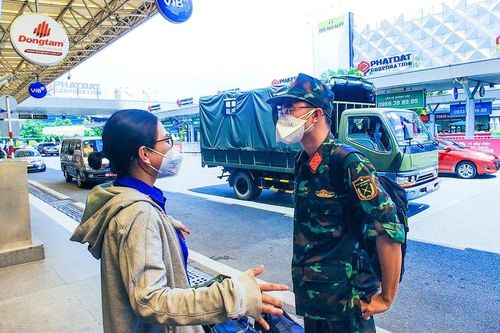 Chia tay 500 chiến sĩ quân y hỗ trợ chống dịch tại TP Hồ Chí Minh trở về đơn vị