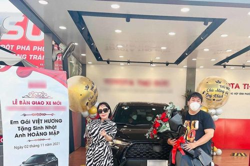 Việt Hương chơi lớn chi tiền 'khủng' mua xế hộp tặng 'người đặc biệt'