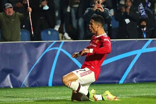 Lập cú đúp vào lưới Atalanta, Ronaldo có thêm kỷ lục mới