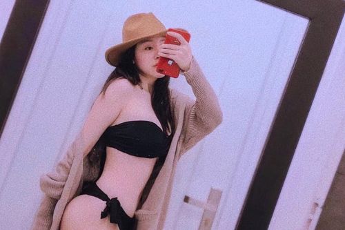 Hiếm hoi lắm mới thấy bà Tưng đăng ảnh bikini, hé lộ bí mật giấu kín bấy lâu nay