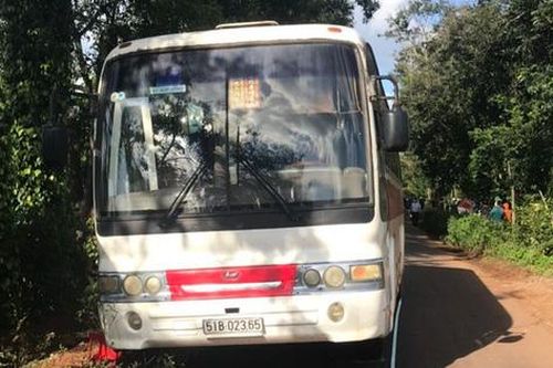 Điều tra vụ học sinh tử vong do rơi từ xe đưa đón trẻ đến trường