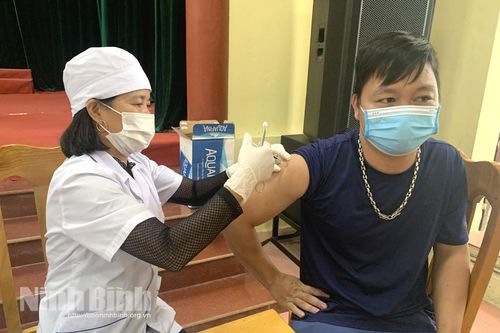 Ninh Bình khẩn trương tiêm mũi 2 vắc-xin phòng COVID-19 Sputnik V
