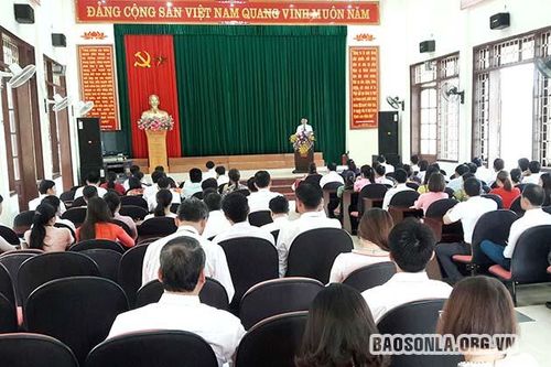 Tự phê bình và phê bình - những vấn đề thực tiễn: Bài 3: Lấy cái đẹp dẹp cái xấu, lấy tích cực đẩy lùi tiêu cực