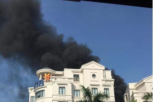 TPHCM: Cháy tại kho hàng trong KDC City Land, khói đen nghi ngút