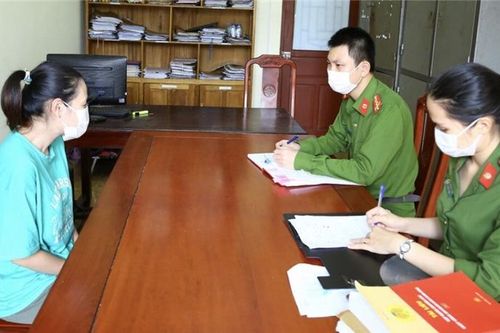 Chồng chờ thi hành án tử, vợ cùng người tình tiếp tục buôn ma túy