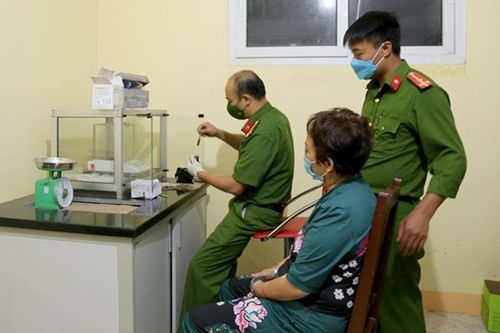 'Nữ quái' mua bán ma túy tinh vi kiểu boong ke