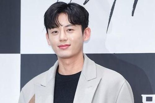 Diễn viên Lee Ji Hoon bị tố thuê côn đồ đe dọa nhân viên đoàn phim