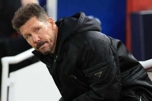 HLV Simeone lại từ chối bắt tay Klopp