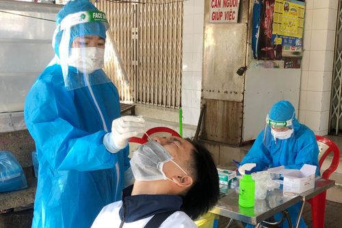 Bạc Liêu thành vùng đỏ, hai bệnh viện lớn hỗ trợ dập dịch gấp