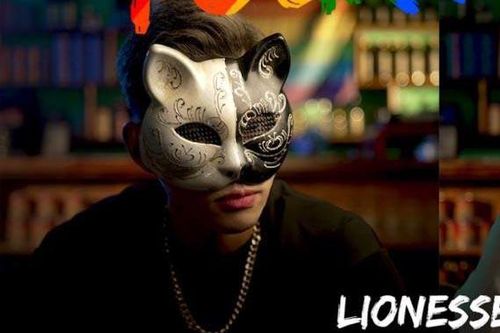 Nhóm nhạc đầu tiên công khai thuộc giới LGBT ở Kpop