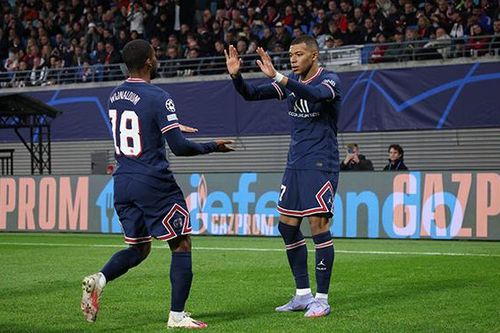 Leipzig 2-2 PSG: Sai lầm hàng thủ, PSG đánh rơi chiến thắng
