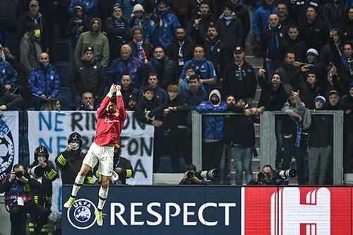 Ronaldo cứu MU mãi được không?