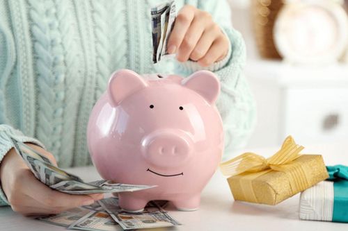 Tiết kiệm 90% lương hàng tháng, người phụ nữ mua được 2 căn nhà trong 9 năm