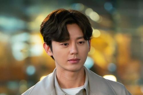 Lee Ji Hoon bị nhân viên đoàn phim tố đưa người quen đến đe dọa