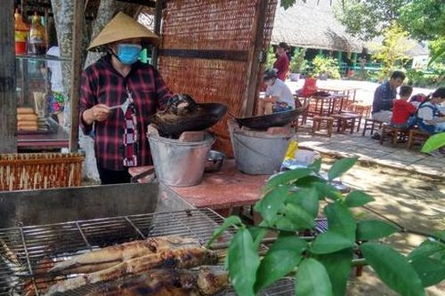 Quán ăn ở thành phố Vĩnh Long tạm dừng phục vụ tại chỗ