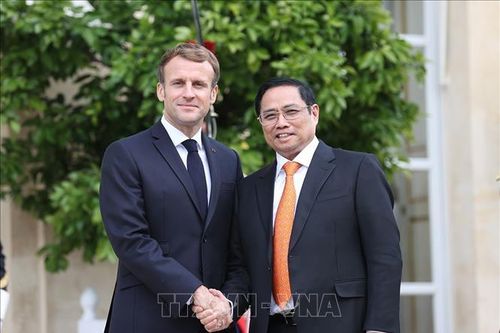 Thủ tướng Phạm Minh Chính hội kiến Tổng thống Pháp Emmanuel Macron