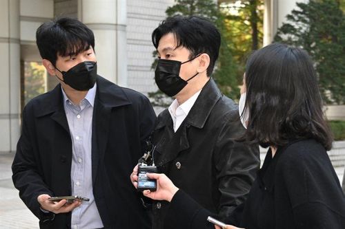 Cựu lãnh đạo YG Entertainment phủ nhận cáo buộc đe dọa nhân chứng