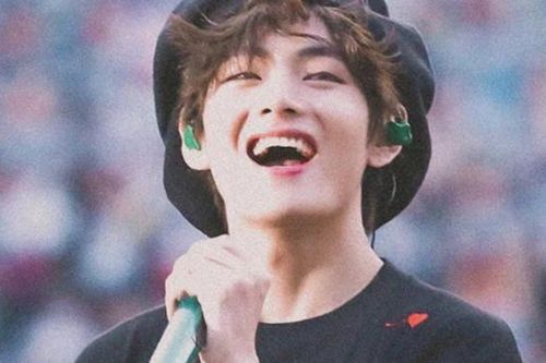 V BTS từng khiến fan 'điên đảo' khi tweet chuẩn bị khoe ảnh tắm vòi sen