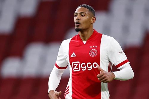 Man United muốn chiêu mộ tiền đạo của Ajax để 'chia lửa' với Ronaldo