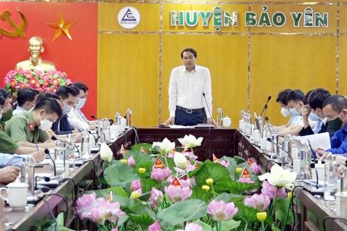 Chủ tịch UBND tỉnh chỉ đạo triển khai các biện pháp phòng, chống dịch bệnh Covid-19 tại Bảo Yên