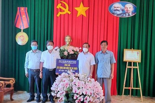 Bảo Lộc: Tiếp nhận gần 1 tỷ đồng đóng góp xây dựng khu điều trị bệnh nhân Covid - 19 tại Bệnh viện II Lâm Đồng