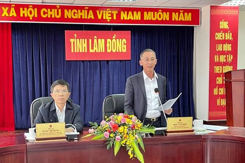 Người dân không chủ quan, lơ là dù đã tiêm vắc xin