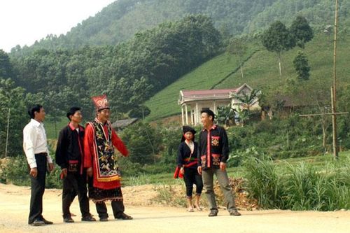 Thanh Sơn: Quan tâm thực hiện chính sách cho người có uy tín trong đồng bào dân tộc thiểu số
