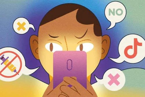 Tin giả trên TikTok, Facebook khiến giới trẻ Anh chần chừ tiêm vaccine