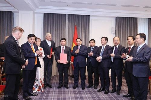 Thủ tướng Phạm Minh Chính tiếp nhiều tập đoàn, doanh nghiệp lớn của Pháp và châu Âu