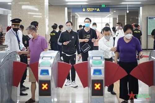 Những hình ảnh về tuyến đường sắt Cát Linh-Hà Đông trong ngày đầu khai thác