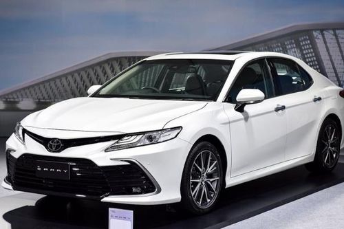 Toyota Camry 2022 ra mắt tại thị trường Thái Lan, giá bán lên tới 1,2 tỷ đồng
