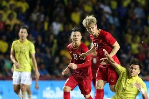 Thái Lan ghen tị với điều kiện chuẩn bị cho AFF Cup của ĐT Việt Nam