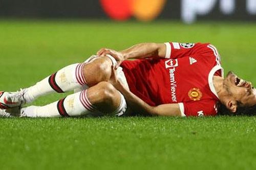 Cavani chấn thương, không góp mặt ở trận Derby Manchester