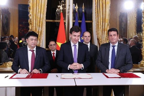Việt Nam - Pháp: Tăng cường hợp tác triển khai hệ thống vệ tinh quan sát trái đất